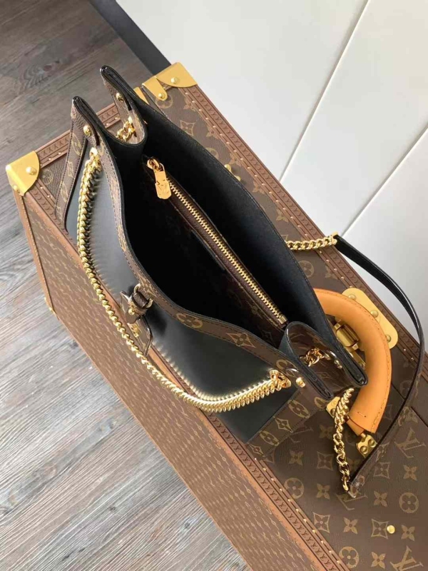 Louis Vuitton bag-for woman-REPLICA - Image 3