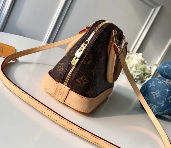 Louis Vuitton bag-for woman-REPLICA - Image 2