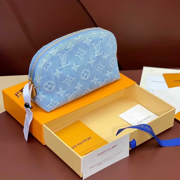 Louis Vuitton wallet-for woman-REPLICA