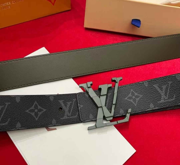 Louis Vuitton belt-for men-REPLICA