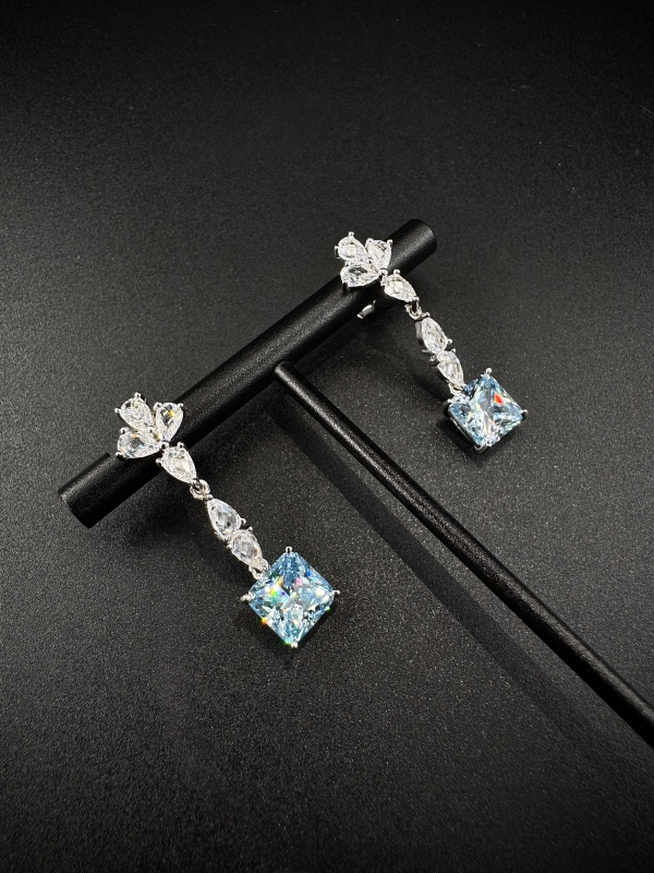 Silver earrings-diamondlite-for woman - Image 2