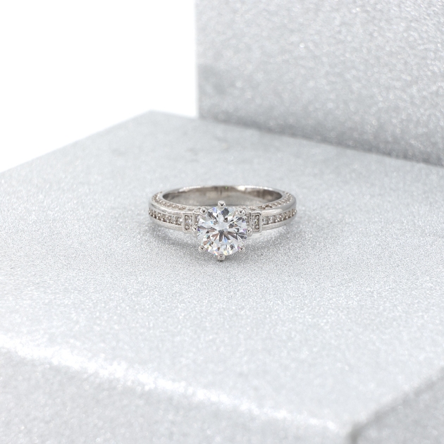 Silver ring-diamondlite-for woman