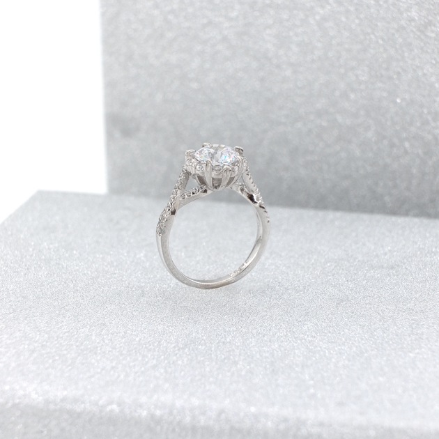 Silver ring-diamondlite-for woman