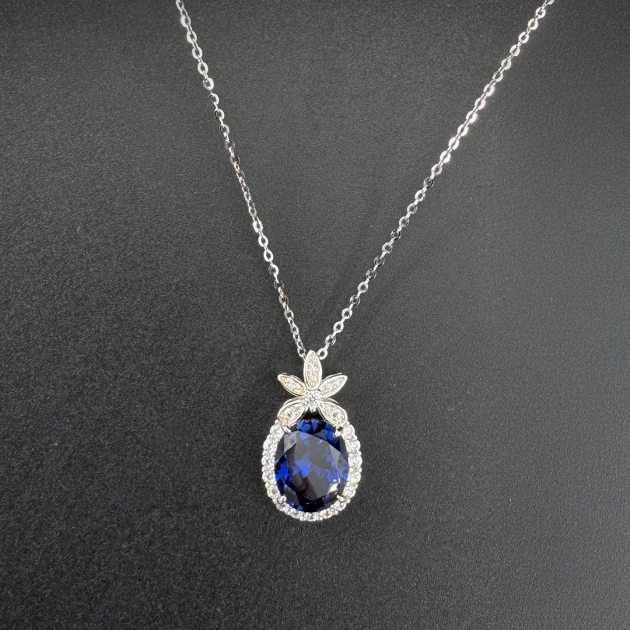 Silver pendant-diamondlite-for woman