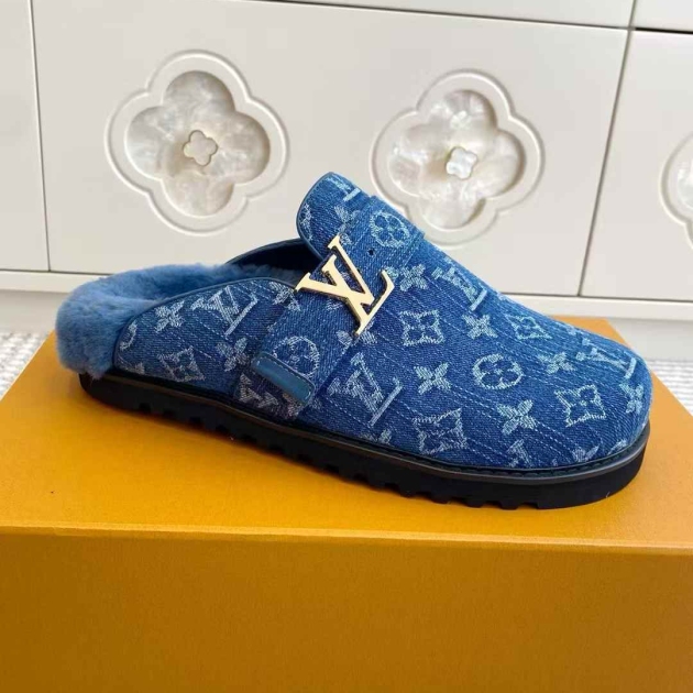 Louis Vuitton flip flops-for men-REPLICA