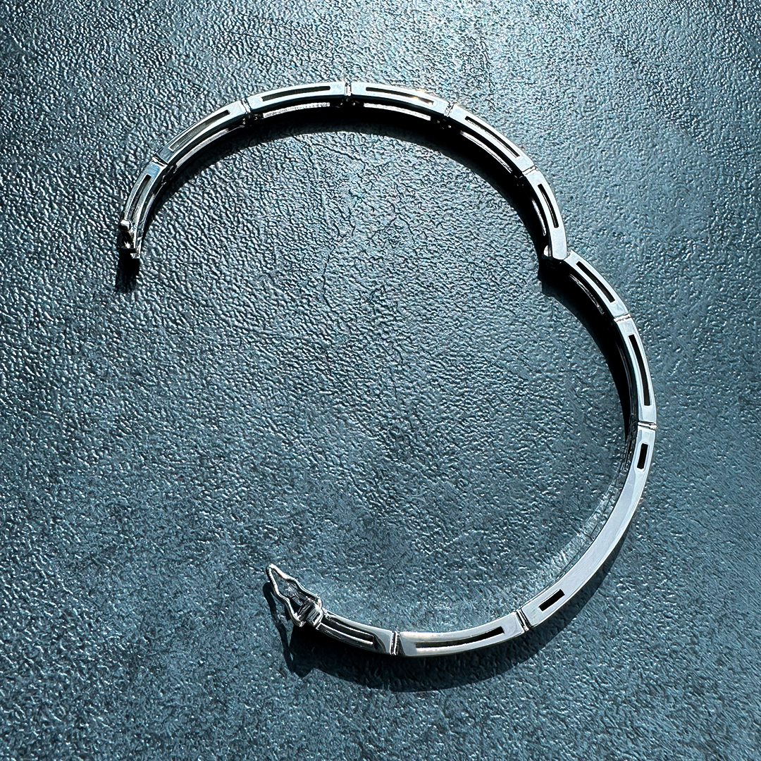 Women’s Copper Diamondlite Clover Bangle - Image 2